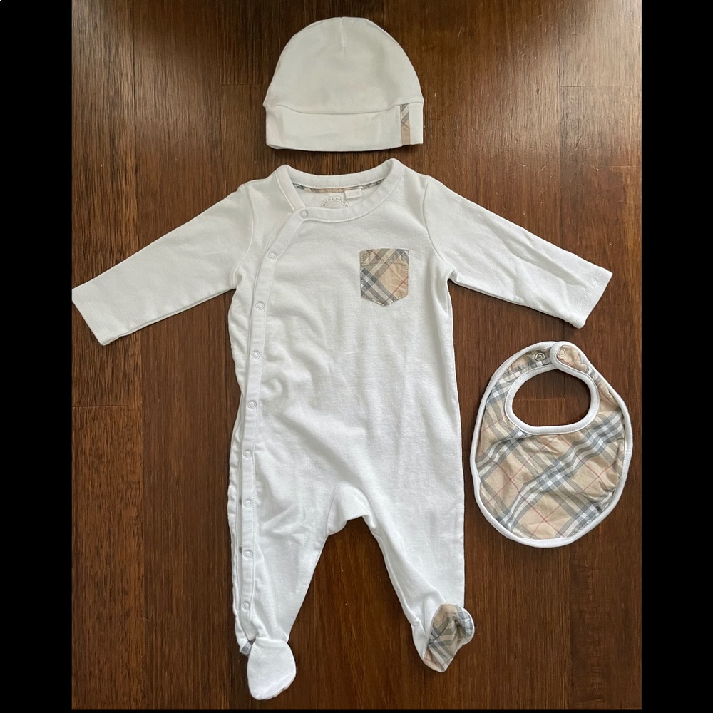 Burberry Baby Onesie set - 3 months
